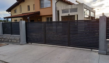 Пет причини да изберете метална ограда тип щора директно от производителя